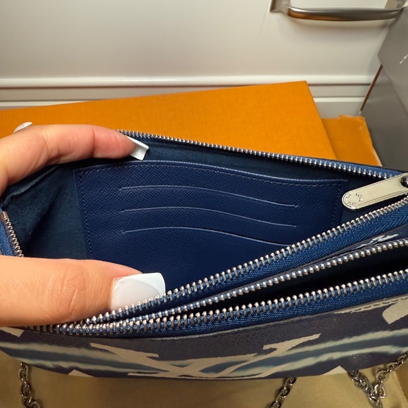LV New blue and white crossbody bag - Picture 5 of 8
